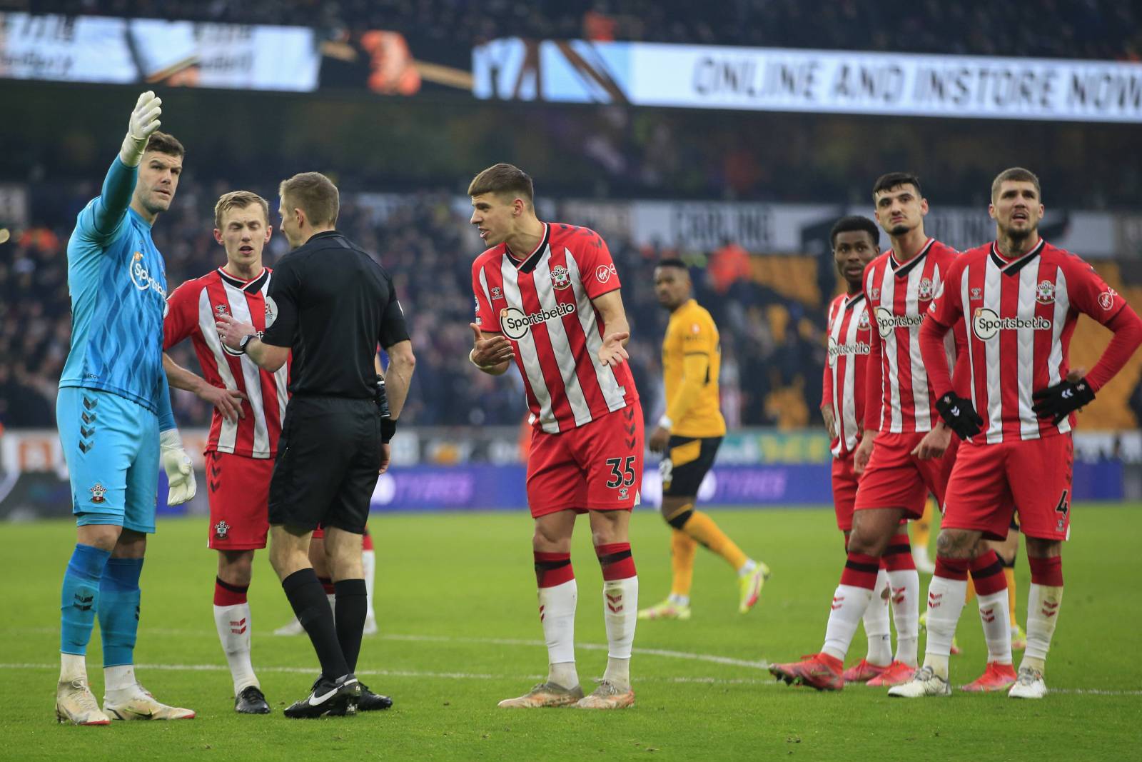 &laquo;Саутгемптон&raquo; переиграл &laquo;Лидс&raquo; и вышел в АПЛ