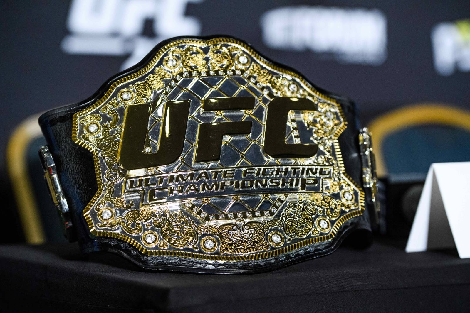 Боец UFC рассказал, кто может победить Леона Эдвардса