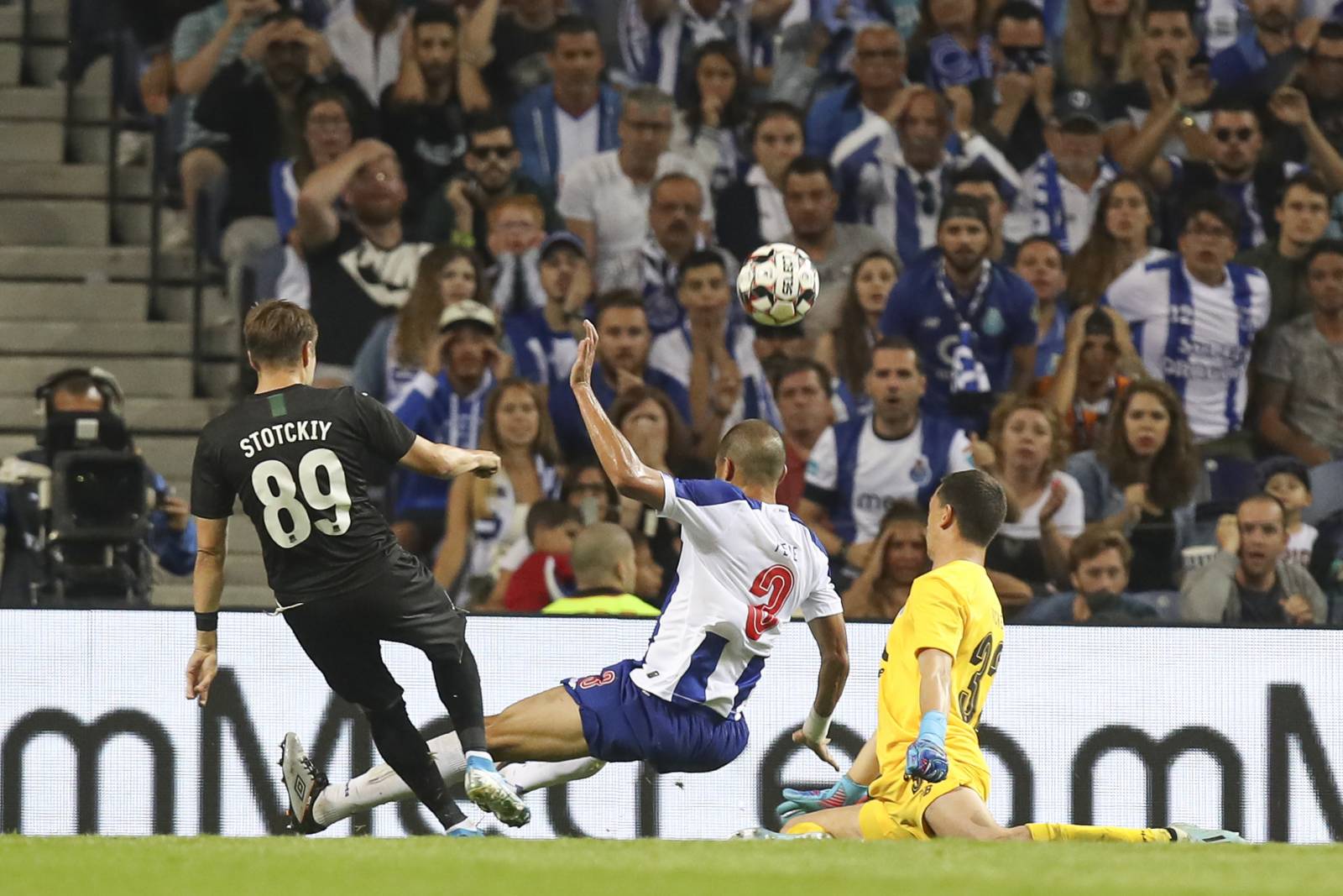 &laquo;Пари НН&raquo; объявил об уходе защитника Стоцкого