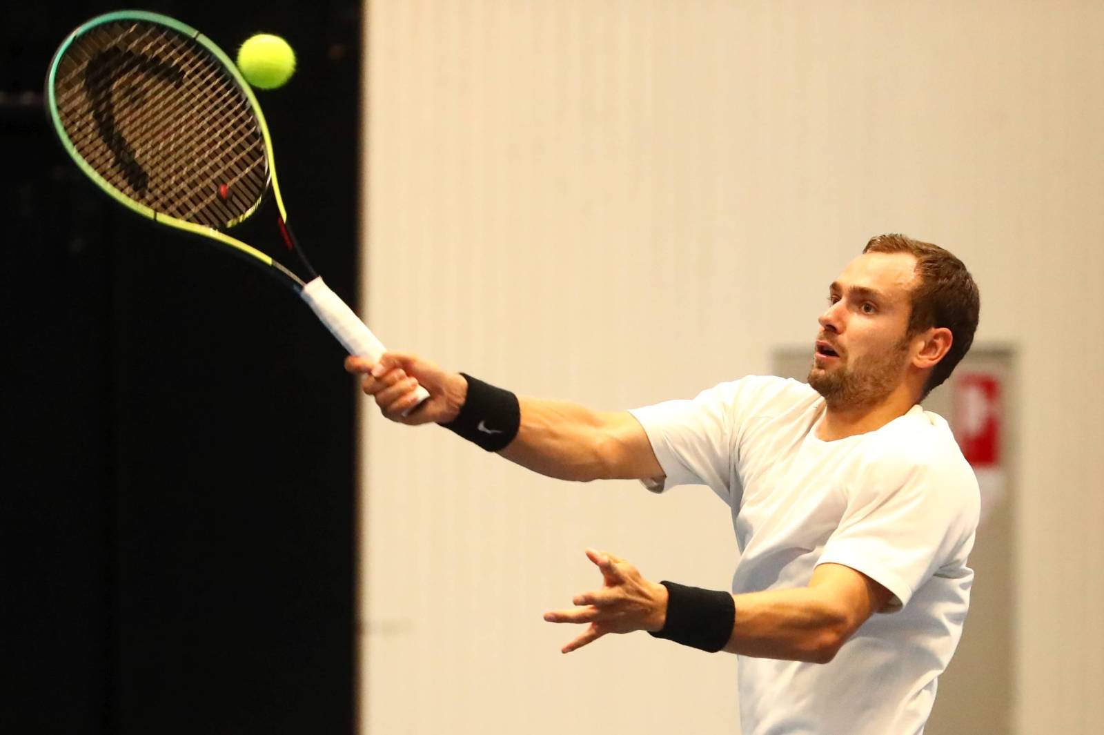 Сафиуллин проиграл Марожану в первом круге турнира в Галле