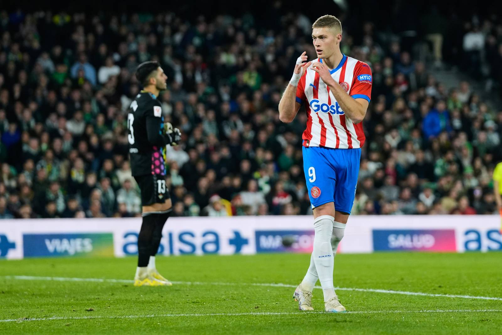 Довбик ответил на вопрос, останется ли в &laquo;Жироне&raquo;