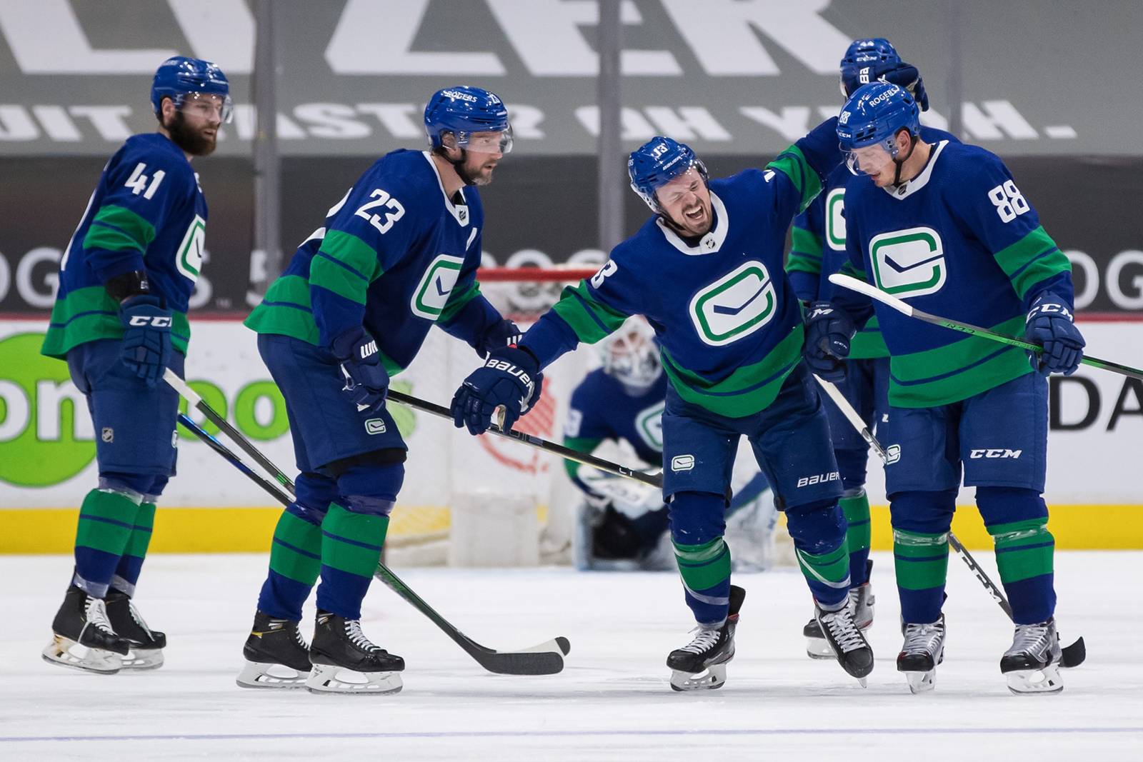 &laquo;Ванкувер&raquo; в гостях всухую расправился с &laquo;Филадельфией&raquo;, Мичков остался без очков