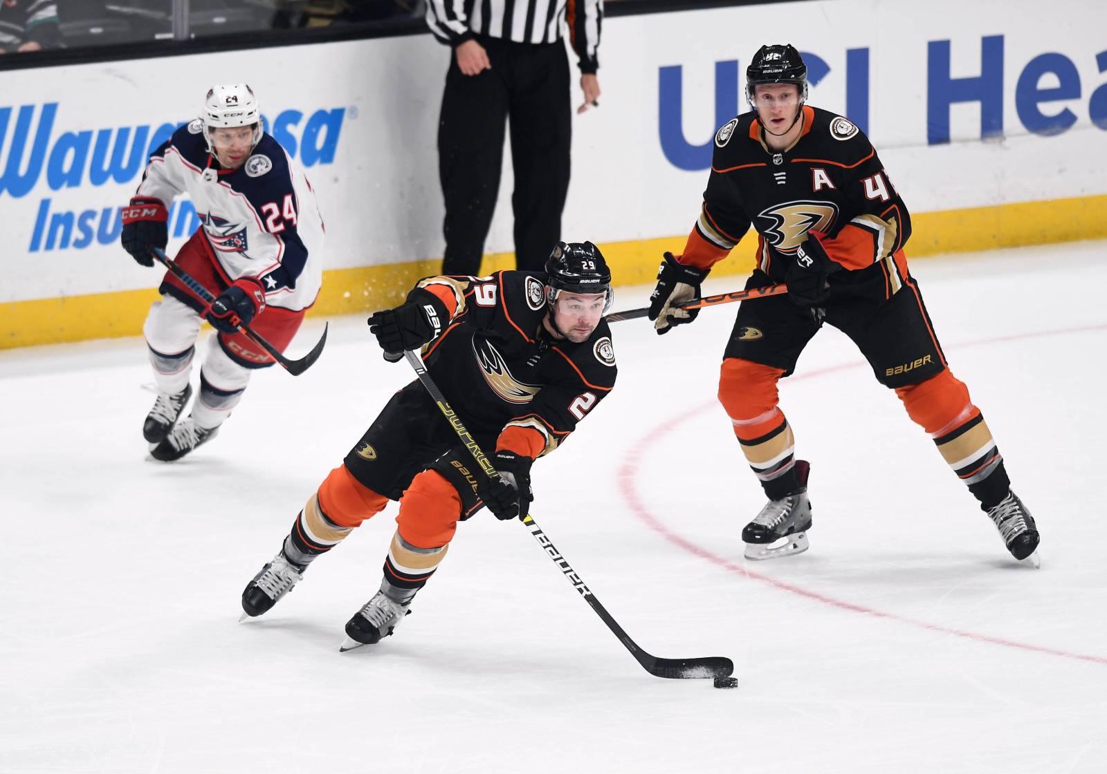 Дубль Минтюкова принёс &laquo;Анахайму&raquo; победу над &laquo;Ютой&raquo;