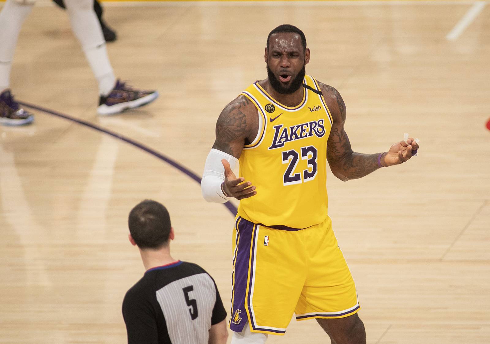 &laquo;Лейкерс&raquo; проиграли &laquo;Финиксу&raquo; и потерпели первое поражение в сезоне