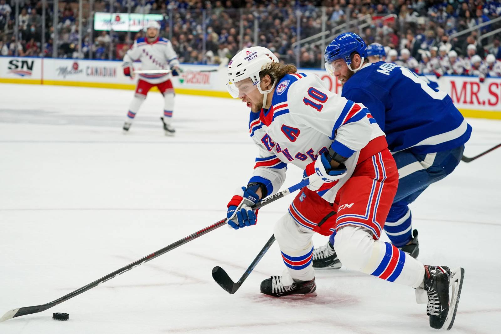 Дубль Панарина принёс &laquo;Рейнджерс&raquo; победу в нью-йоркском дерби