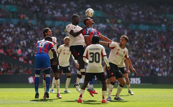 «Кристал Пэлас» впервые в истории выиграл Суперкубок Англии, обыграв «Ливерпуль»